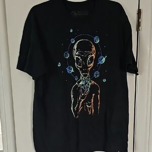 Into The Am XL Black Alien Graphic Tee